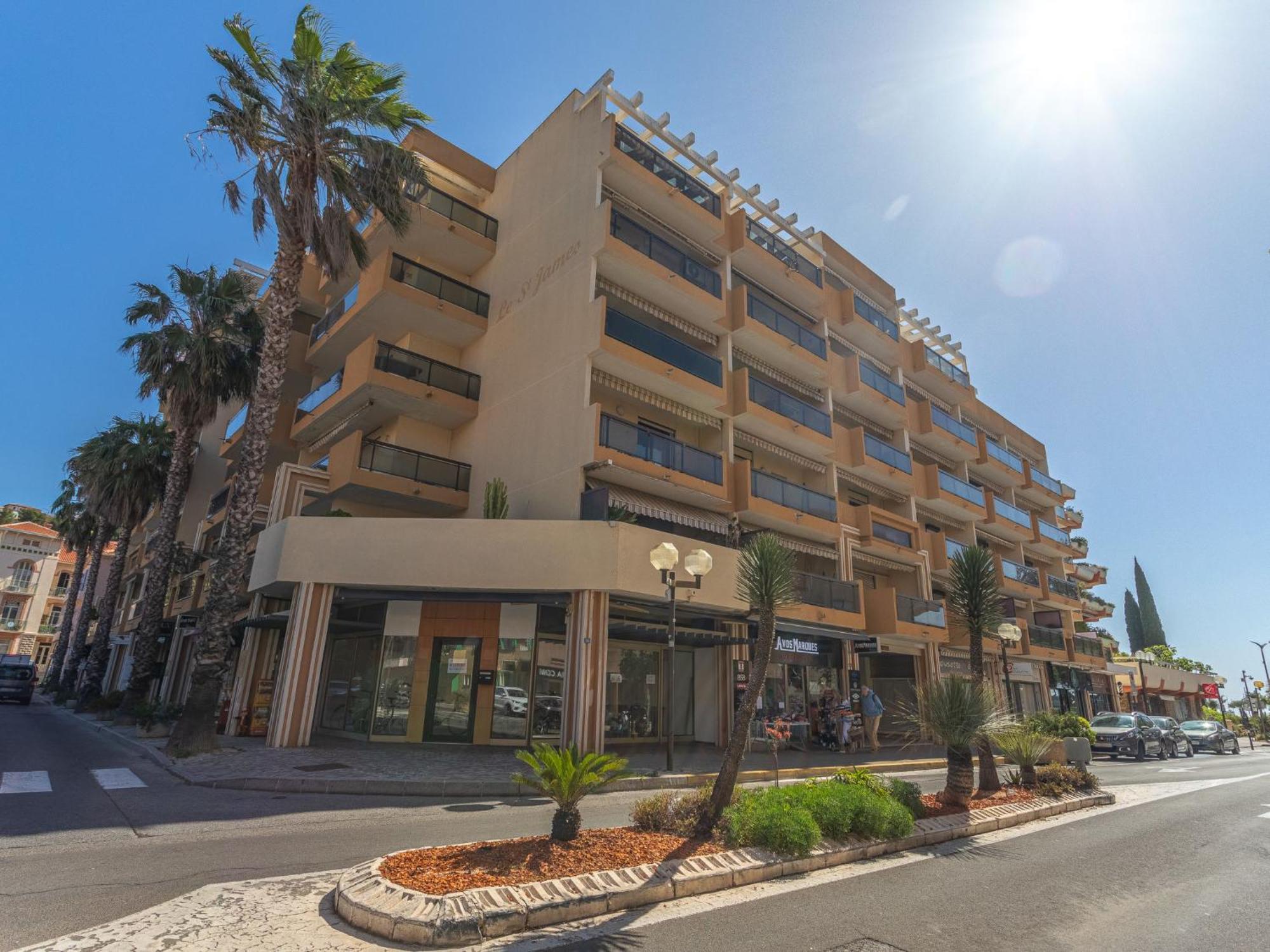 Apartment Saint James-13 By Interhome Le Lavandou Exterior photo