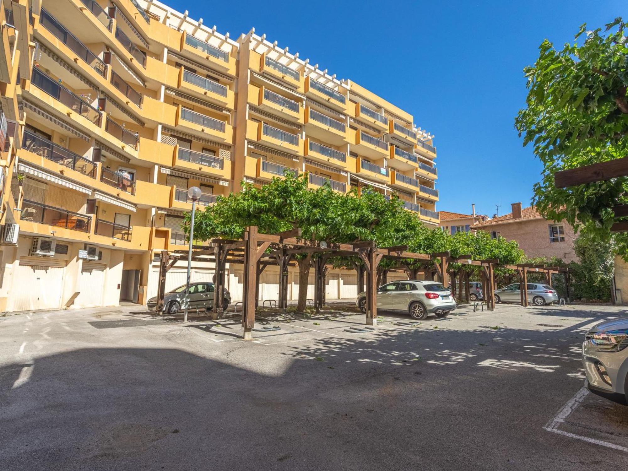 Apartment Saint James-13 By Interhome Le Lavandou Exterior photo